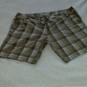 Junior's Size 17 Shorts